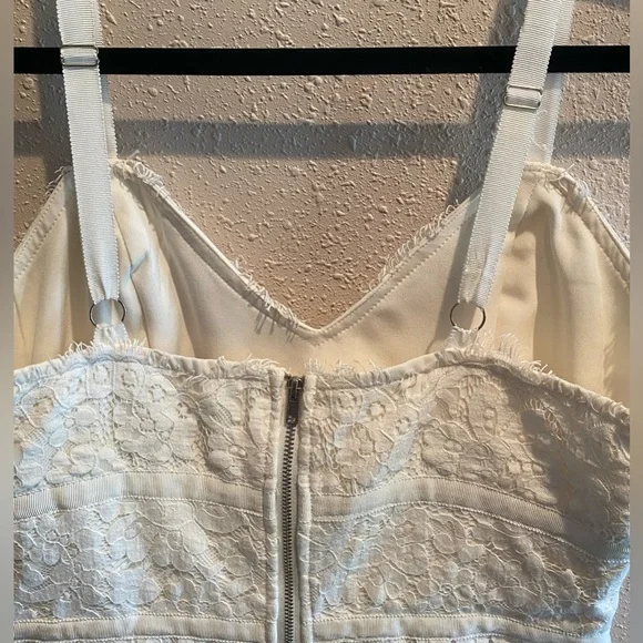 Lulu’s White Lace Midi Dress M - Picture 3 of 4